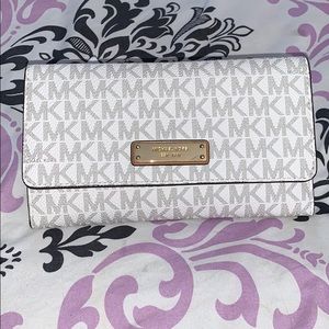 Michael Kors Trifold Wallet